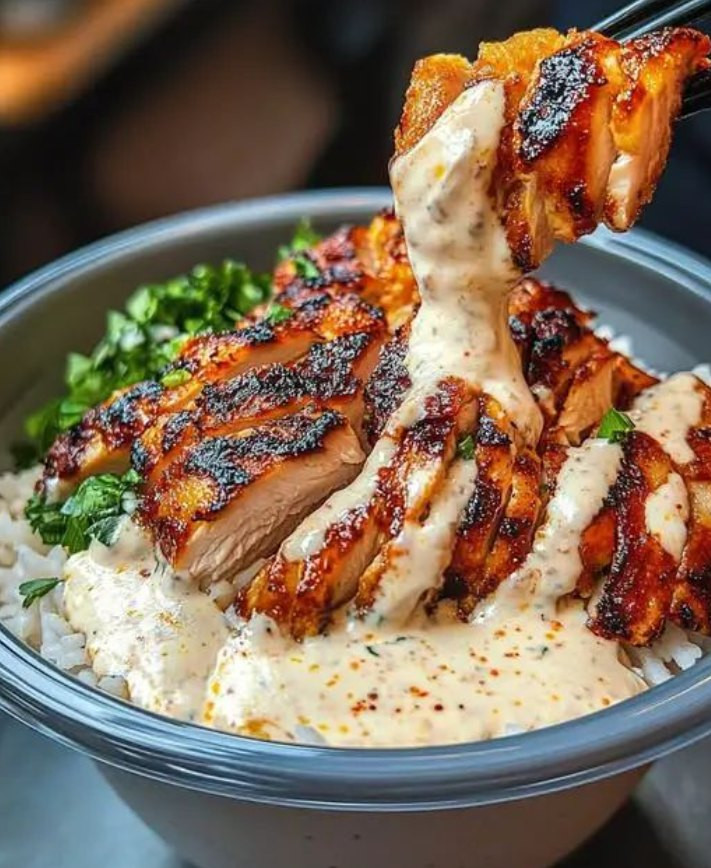 Light lunch? Why Grilled Chicken Bowls with Garlic Drizzle Satisfy balances protein and garlic drizzle—Try.