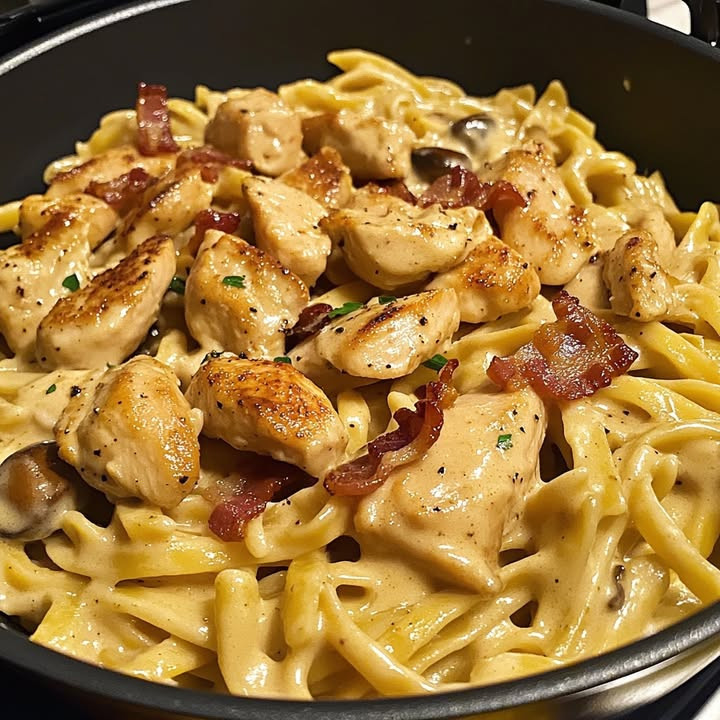 Love sweet-savory? Best Honey Chicken Pasta with Bacon & Herb Cream drizzles honey and crisp bacon over creamy pasta—Try.