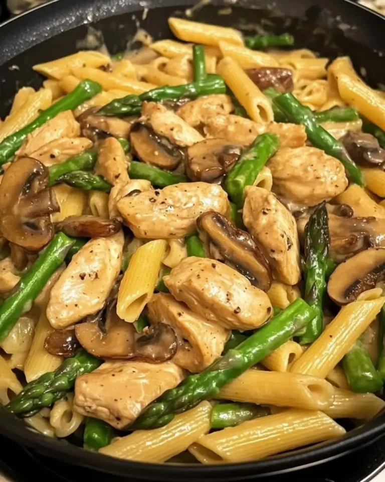 Craving comfort food? Make Penne Pasta with Creamy Chicken Mushroom Asparagus in 5 easy steps! Get tips for a quick, delicious weeknight dinner. Try it now!