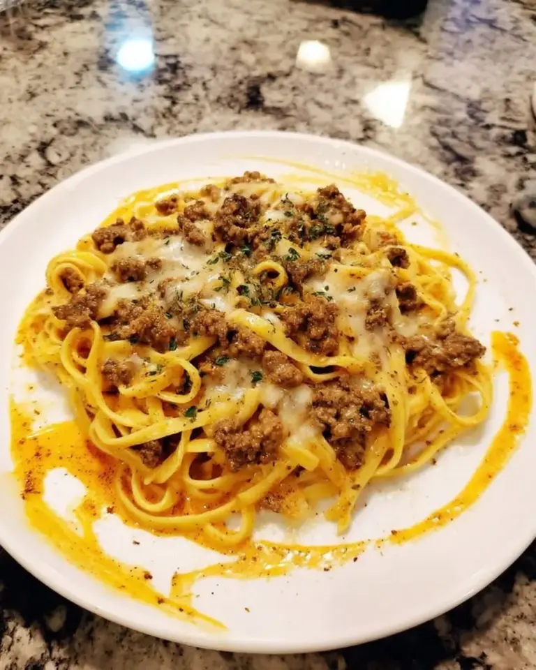 Creamy Garlic Cheese Linguine with Beef